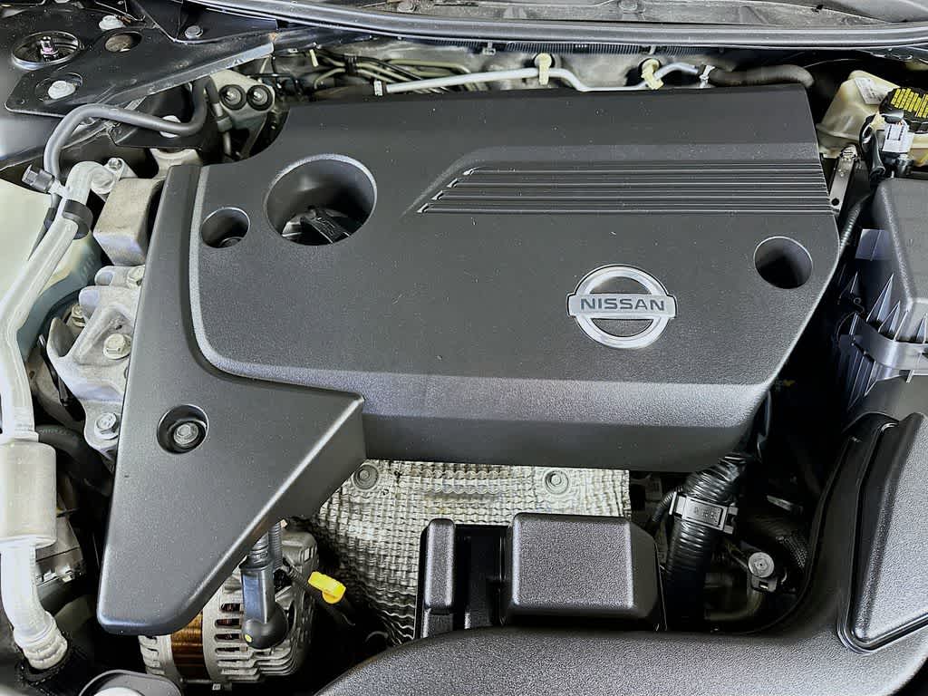 Thumbnail: 2015 Nissan Altima - 9