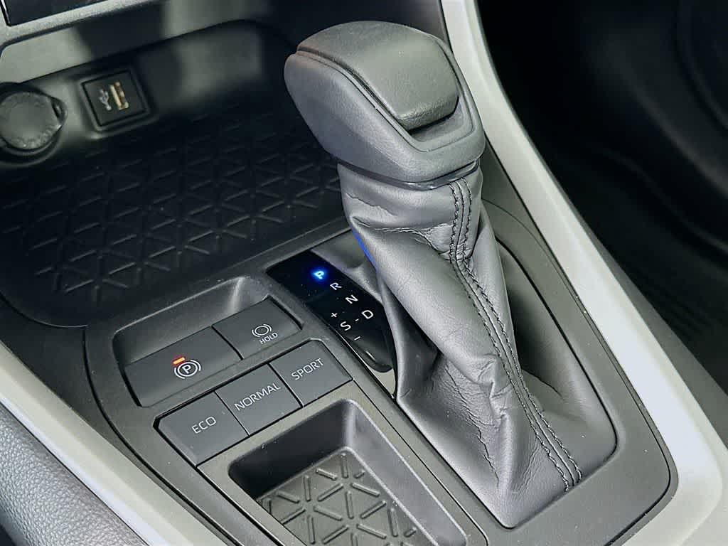 Thumbnail: 2024 Toyota RAV4 - 19