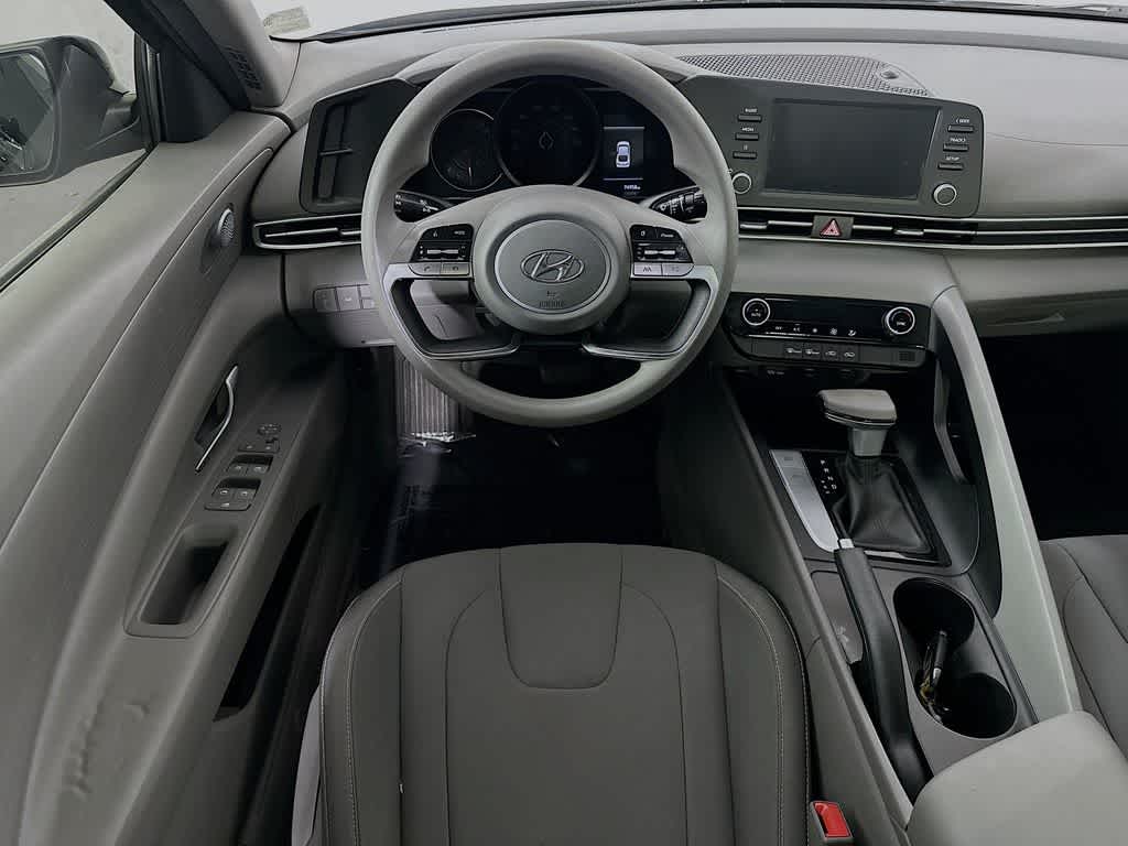 Thumbnail: 2022 Hyundai Elantra - 8