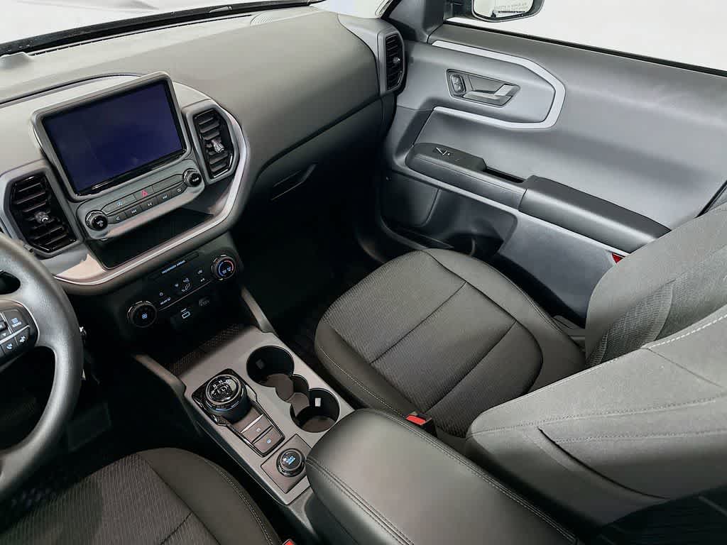 Thumbnail: 2022 Ford Bronco Sport - 11