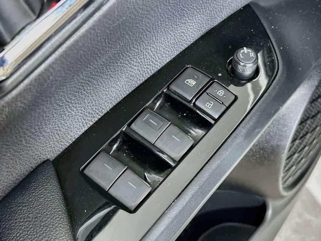 Thumbnail: 2019 Toyota Prius Prime - 28