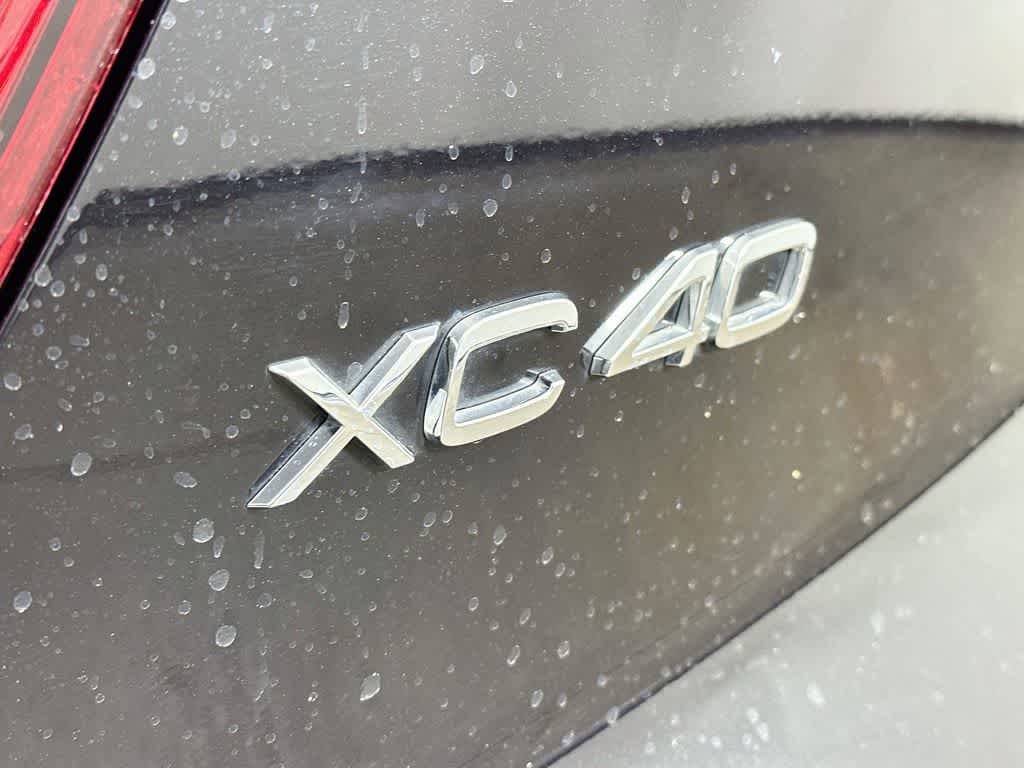 Thumbnail: 2023 Volvo XC40 - 7