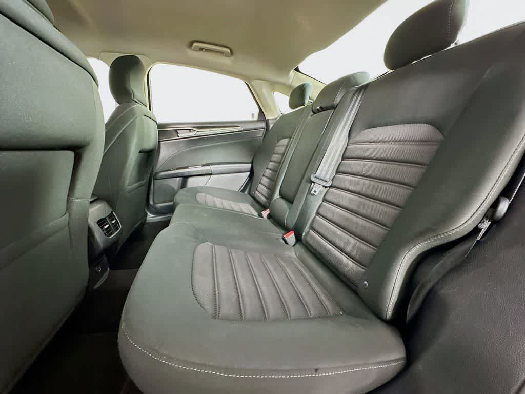 Thumbnail: 2017 Ford Fusion - 13
