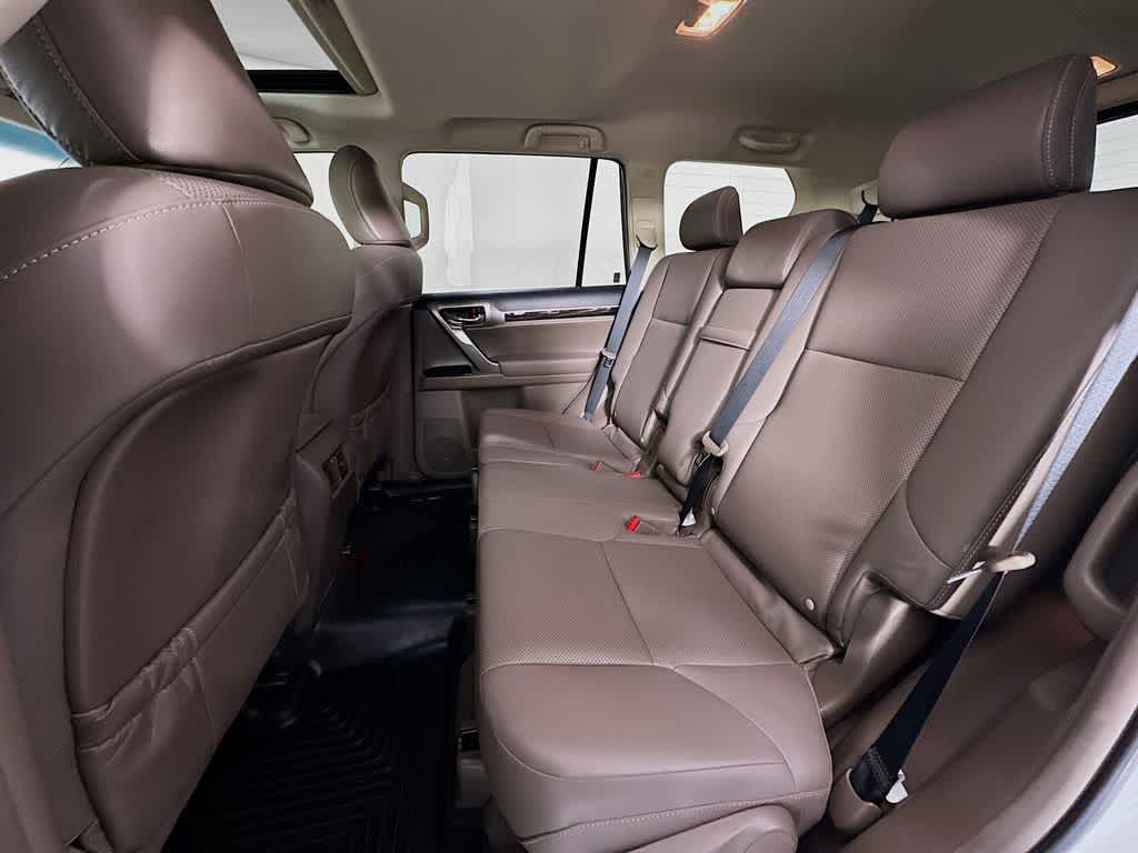 Thumbnail: 2016 Lexus GX - 14