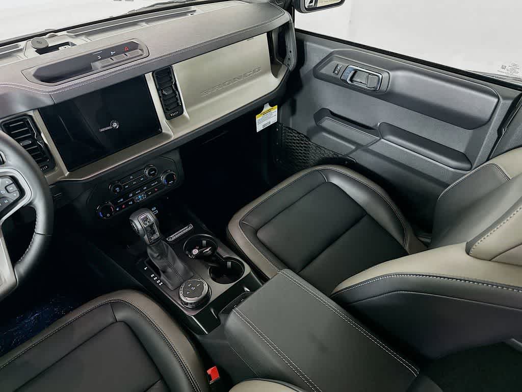 2025 Ford Bronco Outer Banks 11