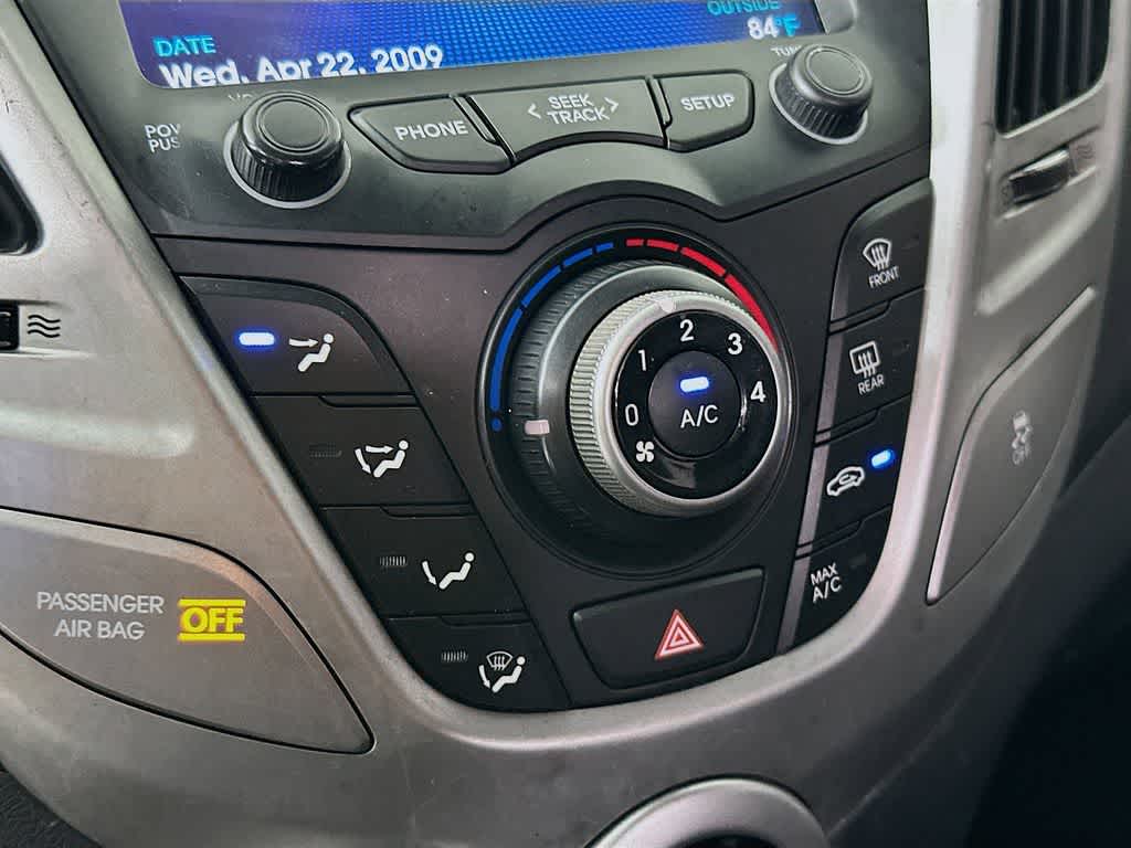 Thumbnail: 2015 Hyundai Veloster - 17