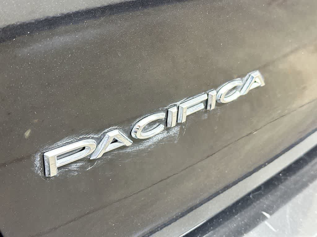 Thumbnail: 2017 Chrysler Pacifica - 7