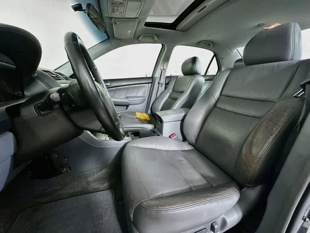 Thumbnail: 2005 Honda Accord - 12