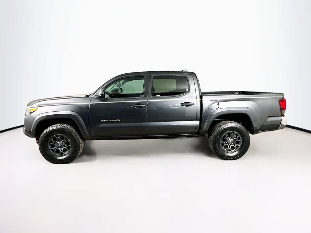 Thumbnail: 2018 Toyota Tacoma - 3