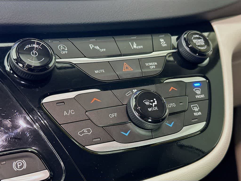 Thumbnail: 2024 Chrysler Pacifica - 18