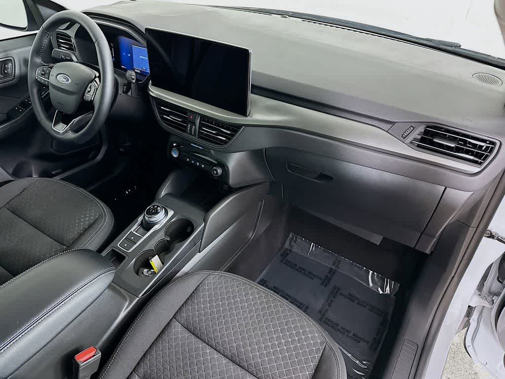 Thumbnail: 2025 Ford Escape - 32