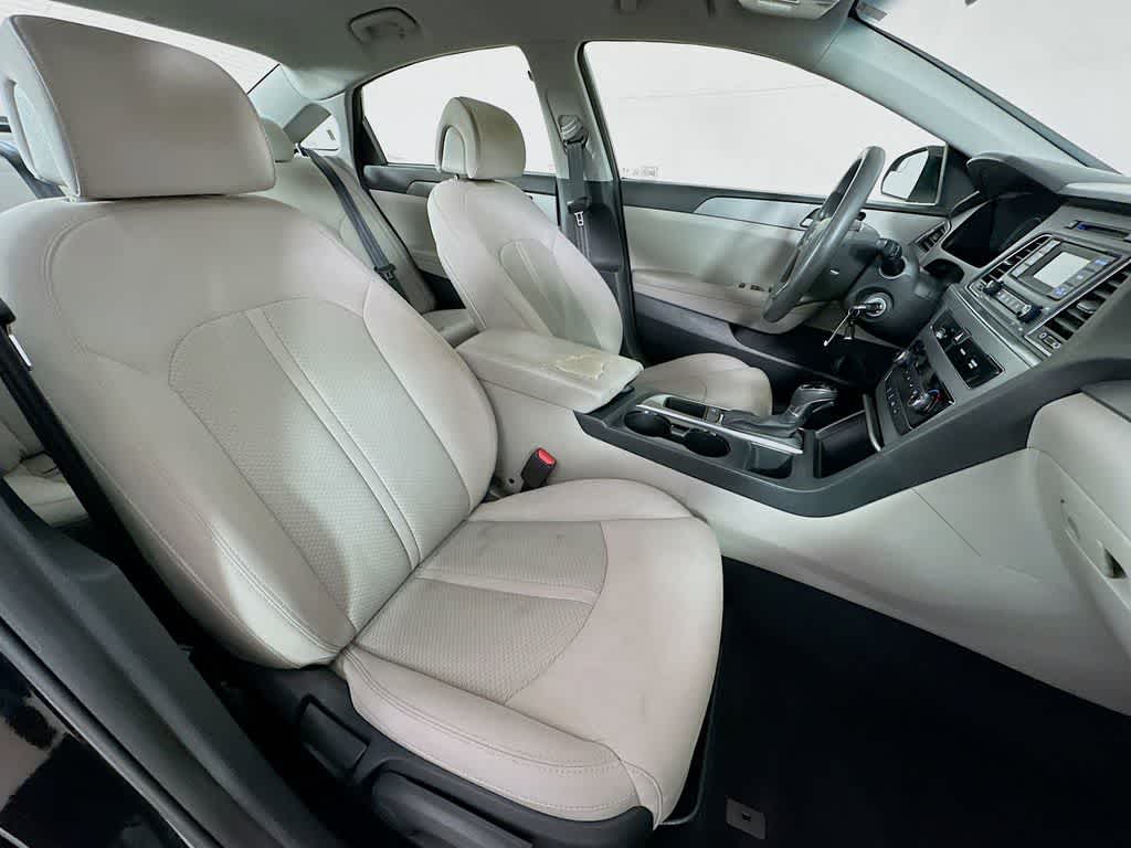 Thumbnail: 2015 Hyundai Sonata - 14