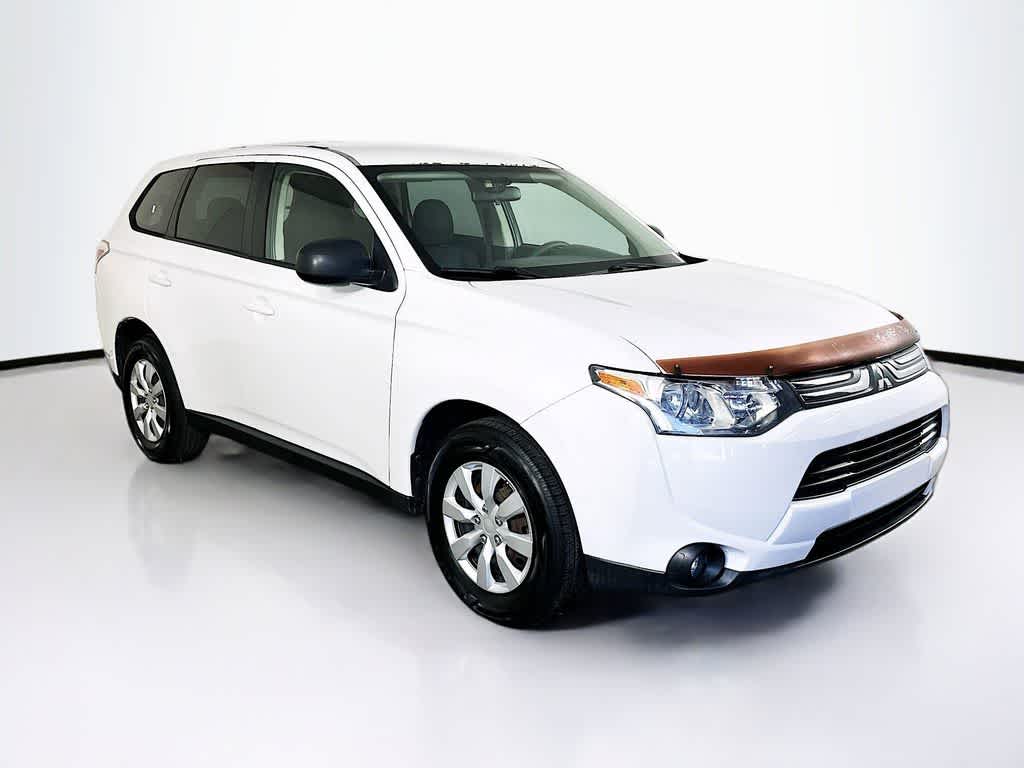 Thumbnail: 2014 Mitsubishi Outlander - 23