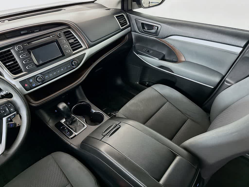 Thumbnail: 2018 Toyota Highlander - 11