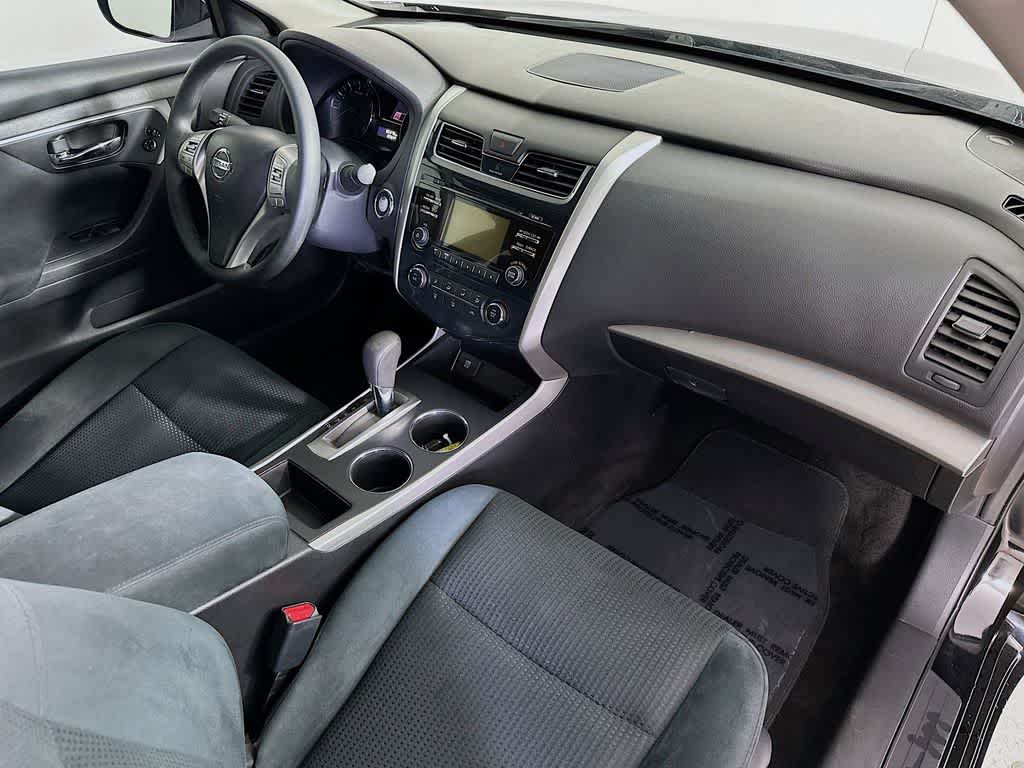 Thumbnail: 2015 Nissan Altima - 31