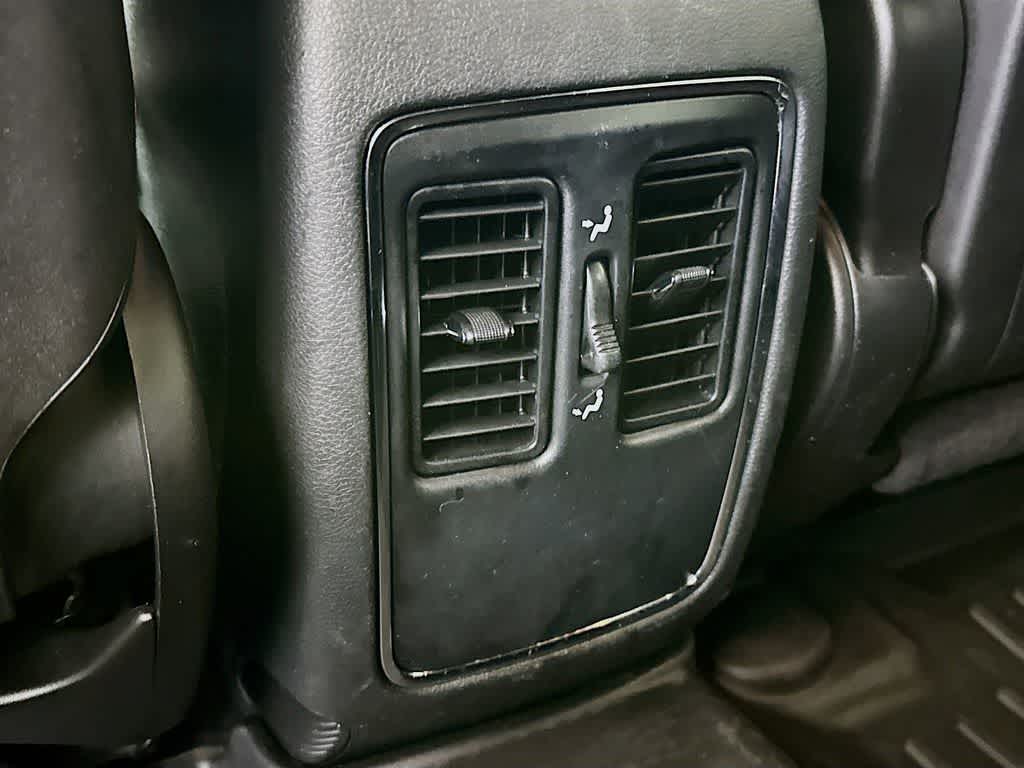 Thumbnail: 2015 Jeep Grand Cherokee - 13