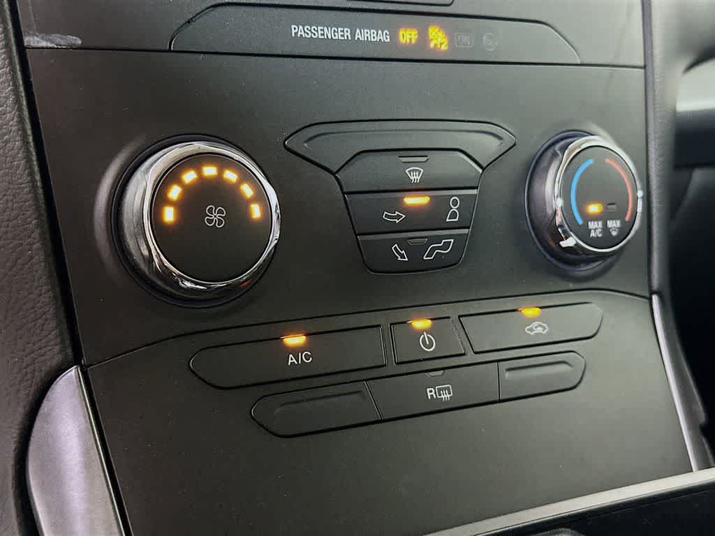 Thumbnail: 2019 Ford Edge - 18