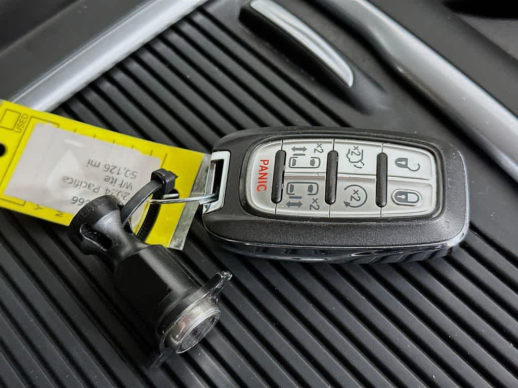 Thumbnail: 2024 Chrysler Pacifica - 22