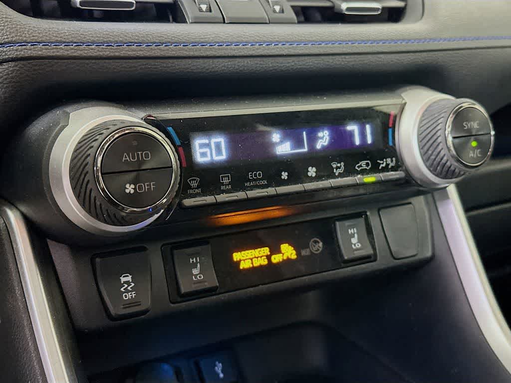 Thumbnail: 2020 Toyota RAV4 - 18