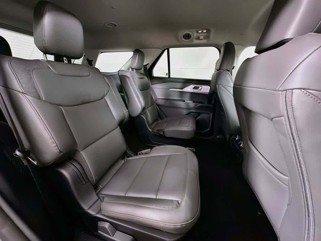 Thumbnail: 2026 Ford Explorer - 32
