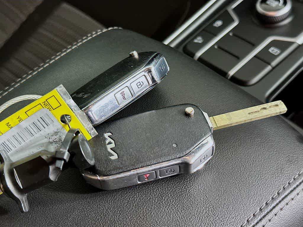 Thumbnail: 2023 Kia Sorento - 22