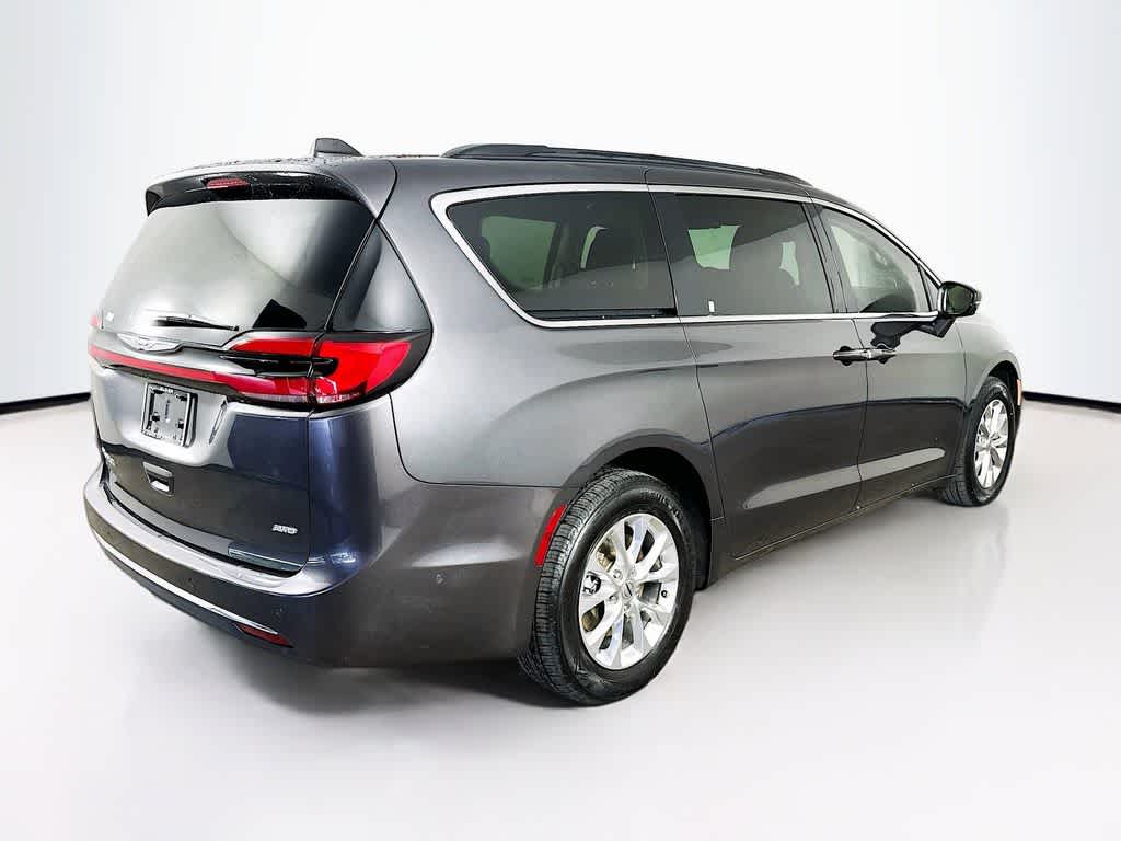 Thumbnail: 2022 Chrysler Pacifica - 24