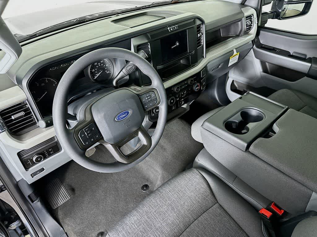 Thumbnail: 2025 Ford F-350 - 2