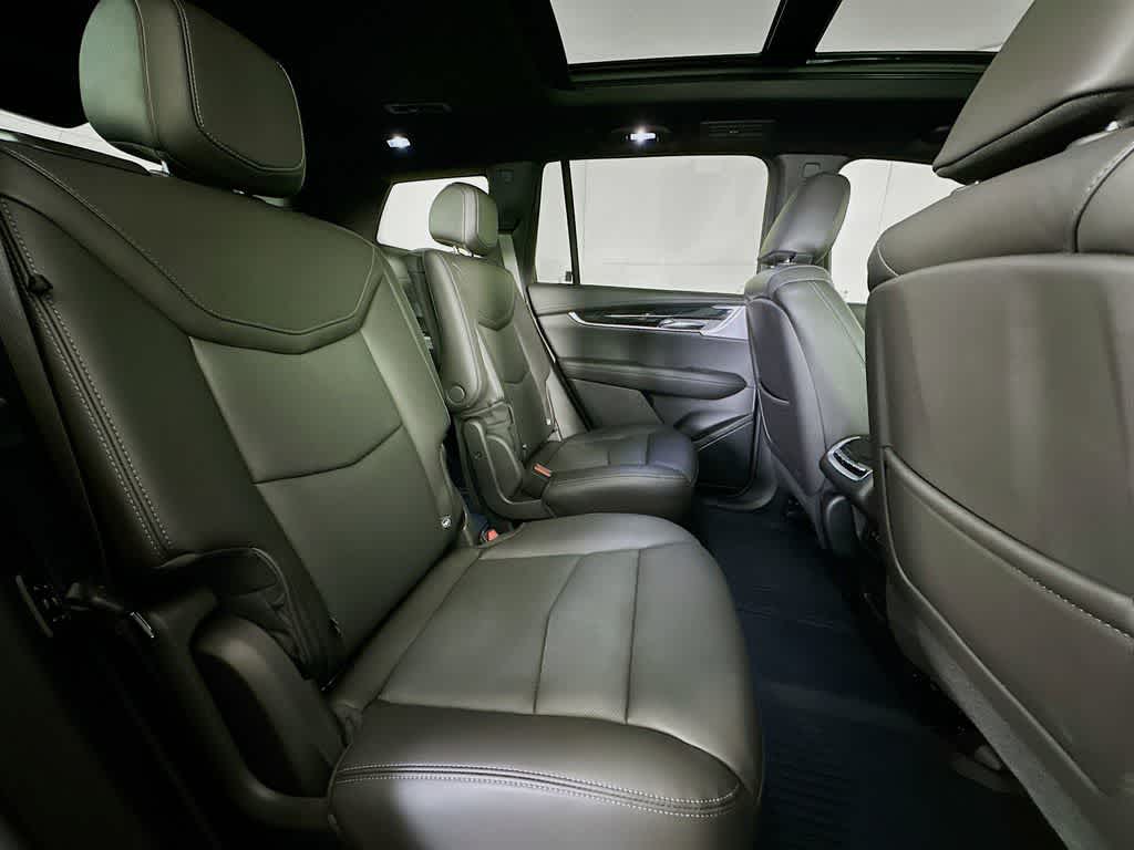 Thumbnail: 2025 Cadillac XT6 - 34