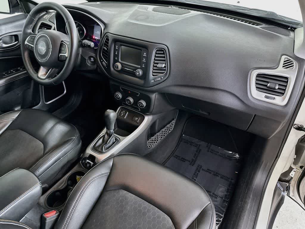 Thumbnail: 2018 Jeep Compass - 31