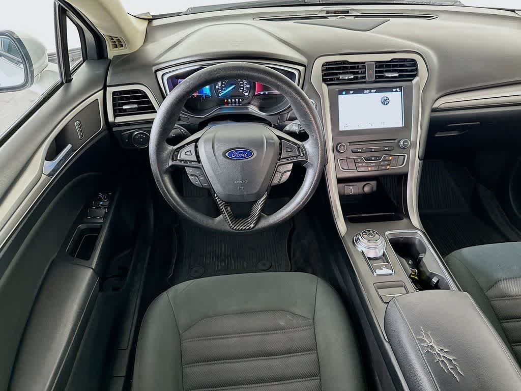 Thumbnail: 2017 Ford Fusion - 10