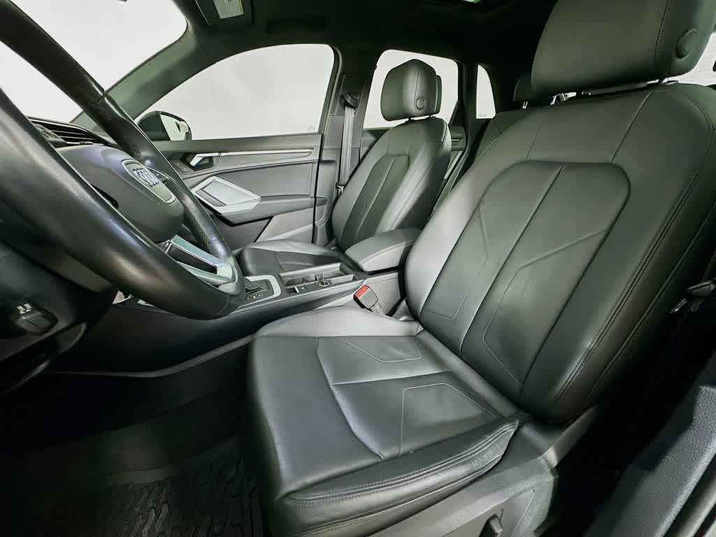 Thumbnail: 2021 Audi Q3 - 12