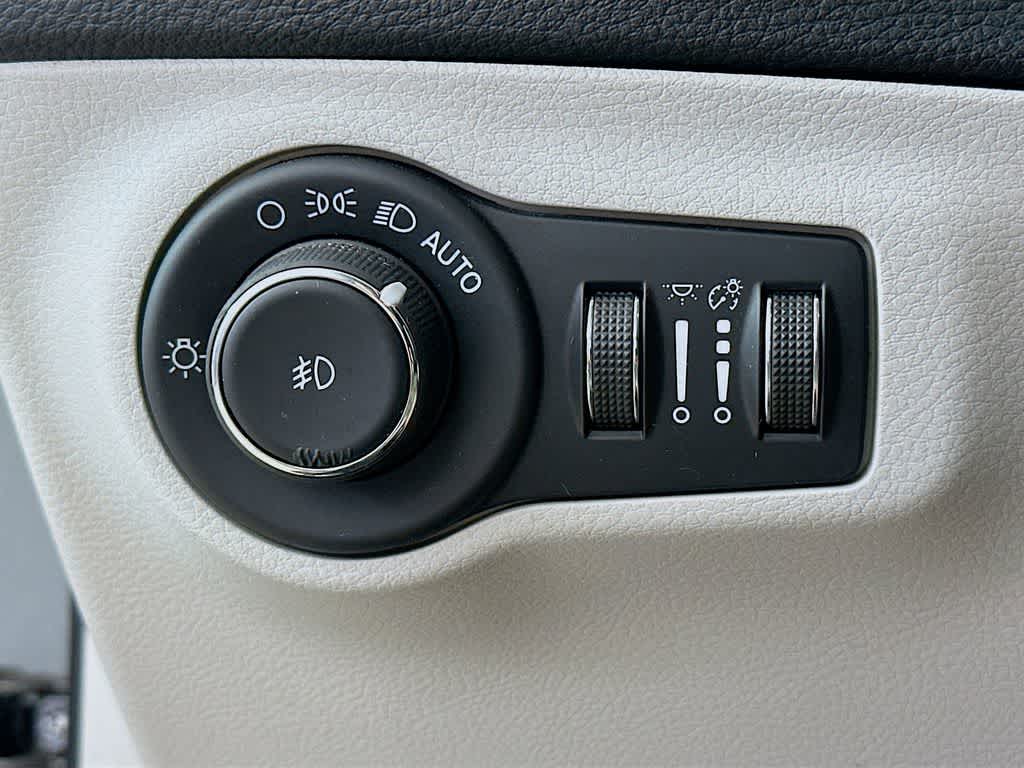 Thumbnail: 2021 Jeep Compass - 27