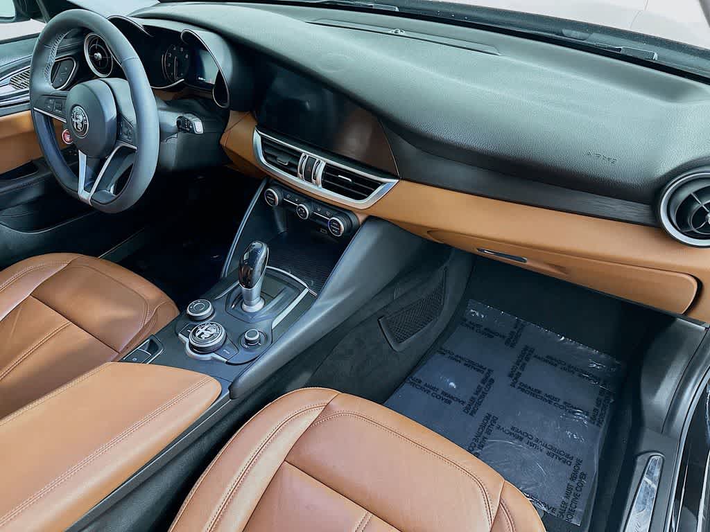 Thumbnail: 2018 Alfa Romeo Giulia - 33