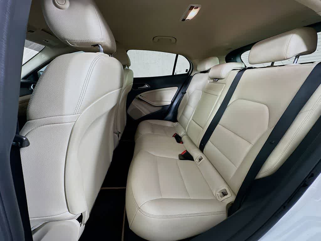 Thumbnail: 2018 Mercedes-Benz GLA - 14