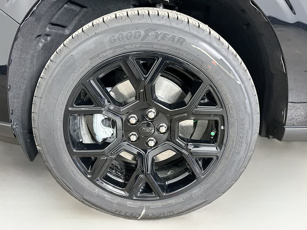 Thumbnail: 2025 Ford Maverick - 8