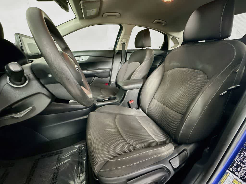 Thumbnail: 2019 Kia Forte - 12