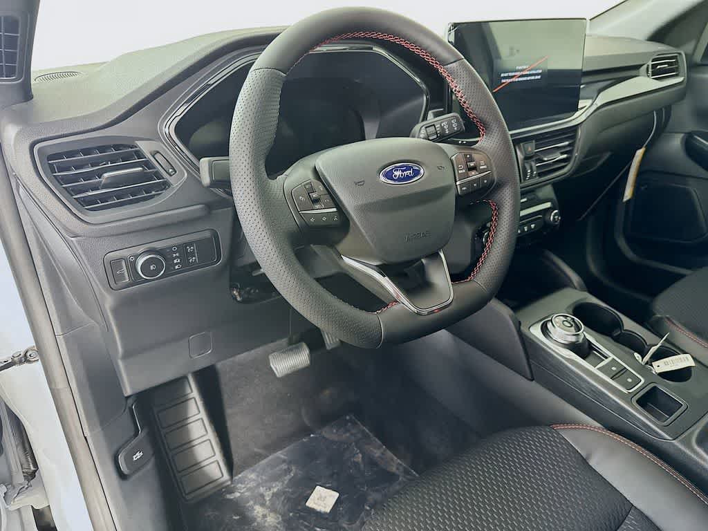 2025 Ford Escape ST-Line Select 2