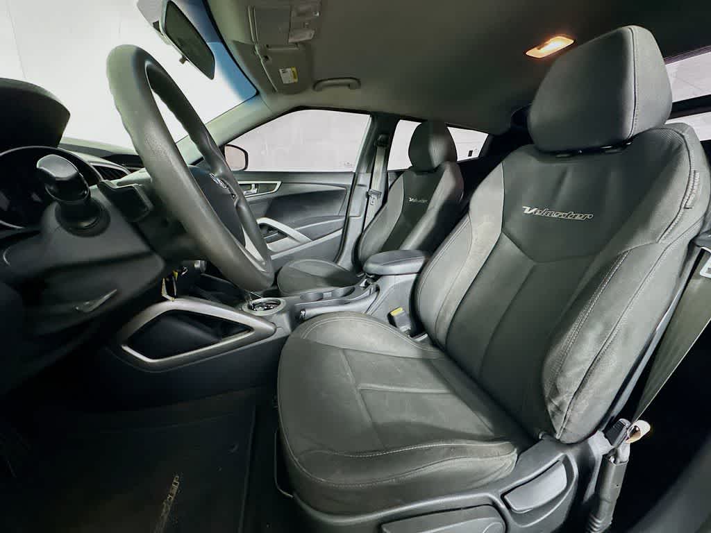 Thumbnail: 2015 Hyundai Veloster - 12