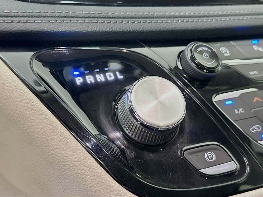 Thumbnail: 2019 Chrysler Pacifica - 19