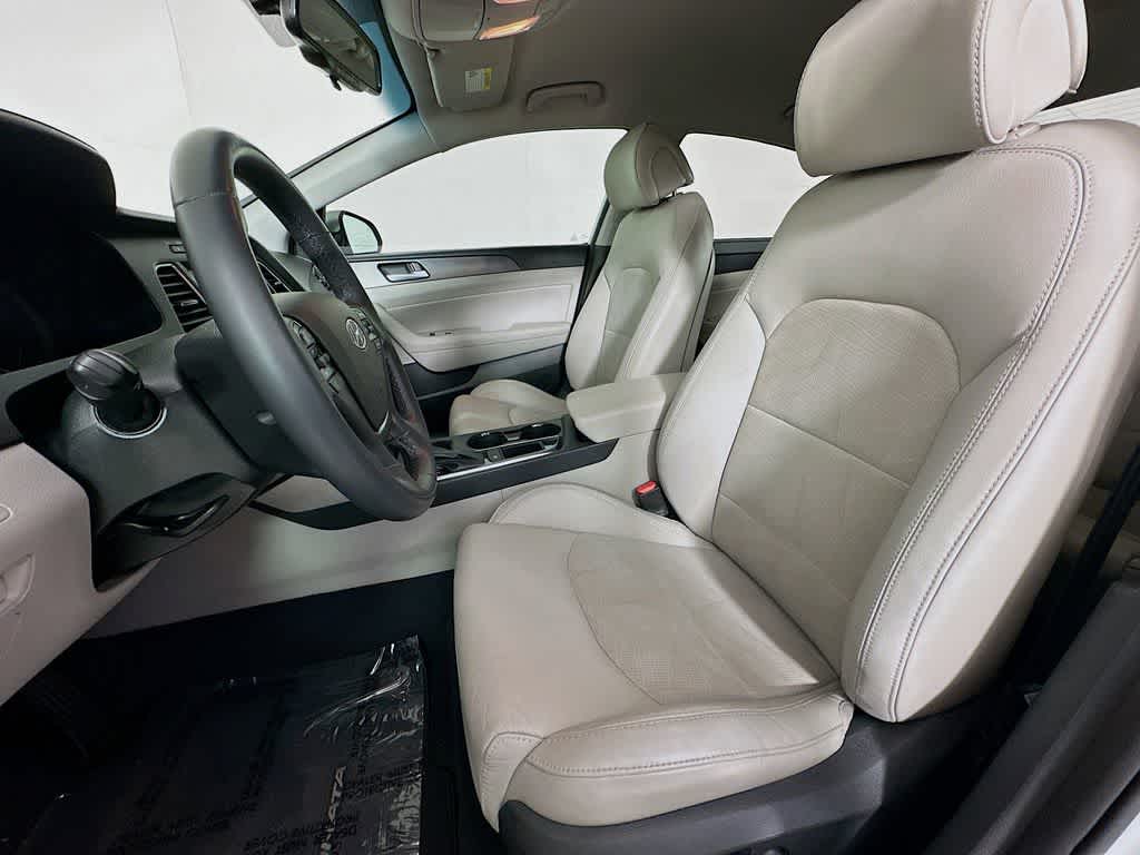 Thumbnail: 2016 Hyundai Sonata - 12