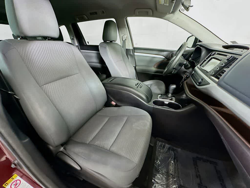 Thumbnail: 2018 Toyota Highlander - 15
