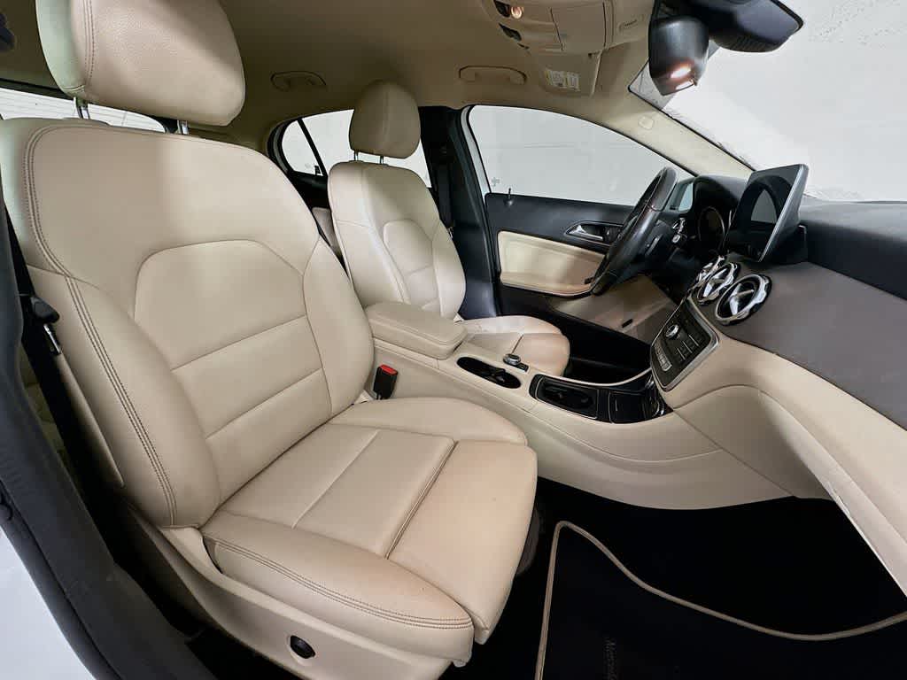 Thumbnail: 2018 Mercedes-Benz GLA - 15