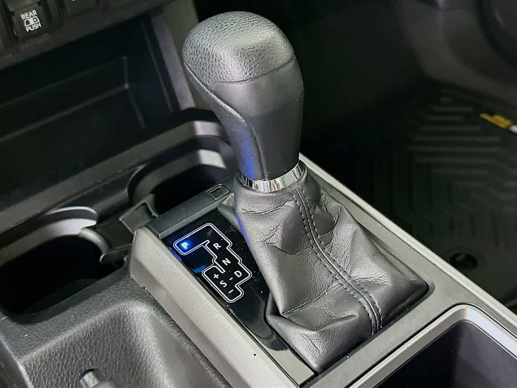 Thumbnail: 2022 Toyota Tacoma - 18