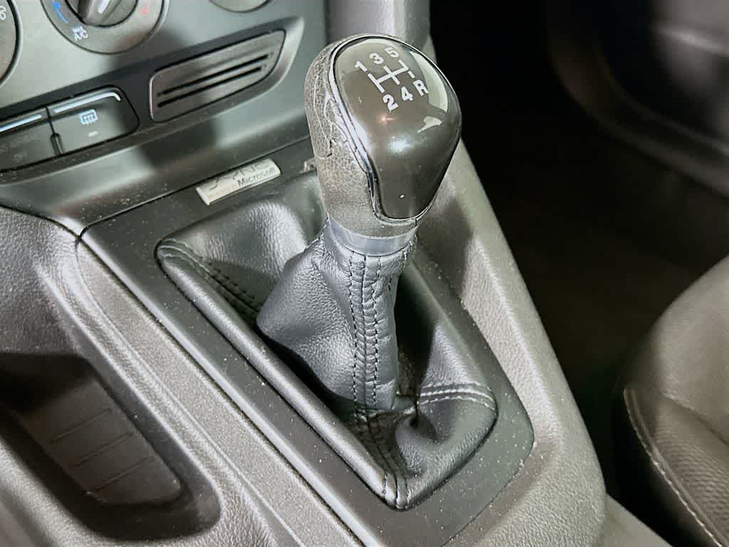 Thumbnail: 2013 Ford Focus - 17