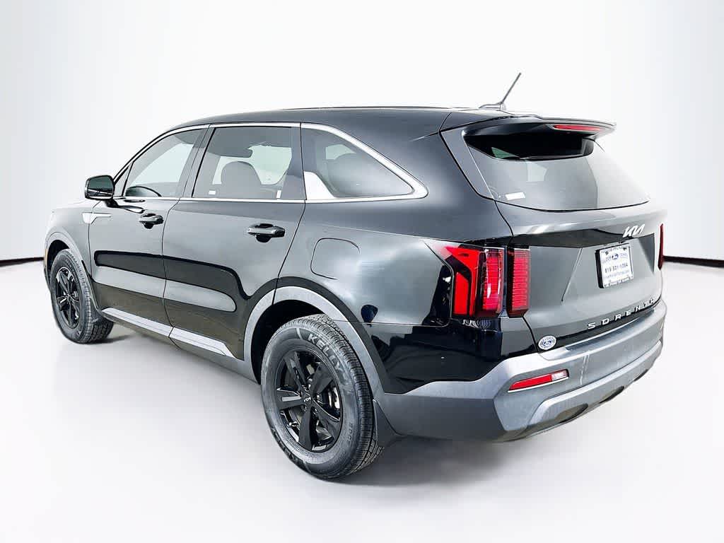 Thumbnail: 2022 Kia Sorento - 4
