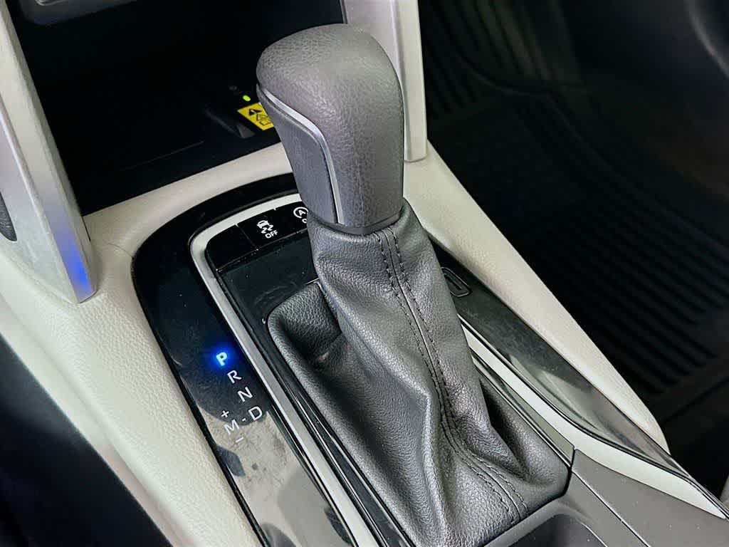 Thumbnail: 2022 Toyota Corolla Cross - 19