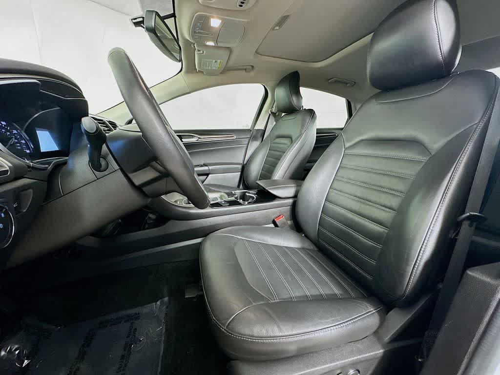 Thumbnail: 2015 Ford Fusion - 12