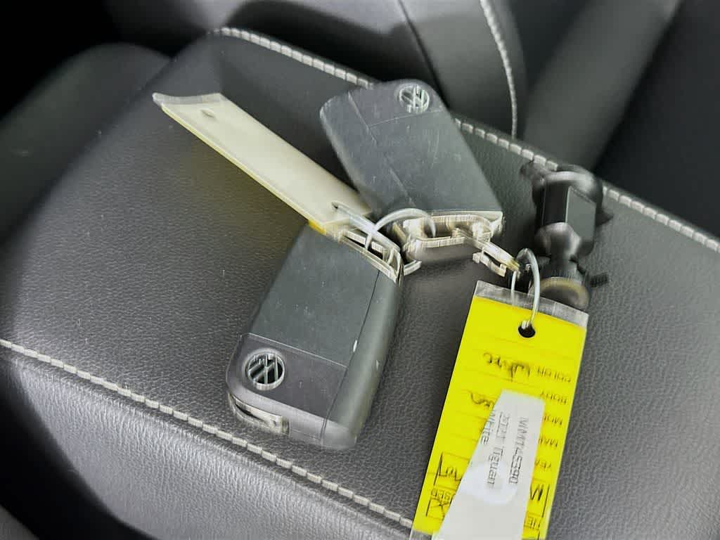 Thumbnail: 2021 Volkswagen Tiguan - 22