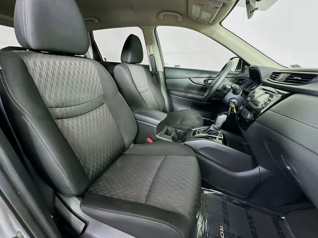 Thumbnail: 2017 Nissan Rogue - 15