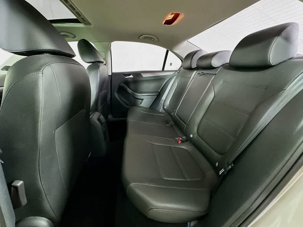Thumbnail: 2013 Volkswagen Jetta - 13